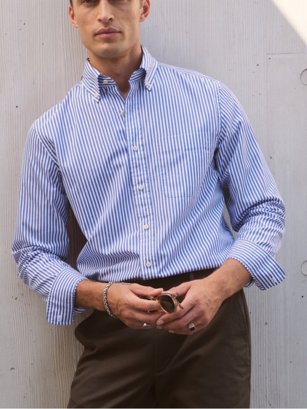 AYR Men’s Blue and White Striped Button Down Shirt Size Medium